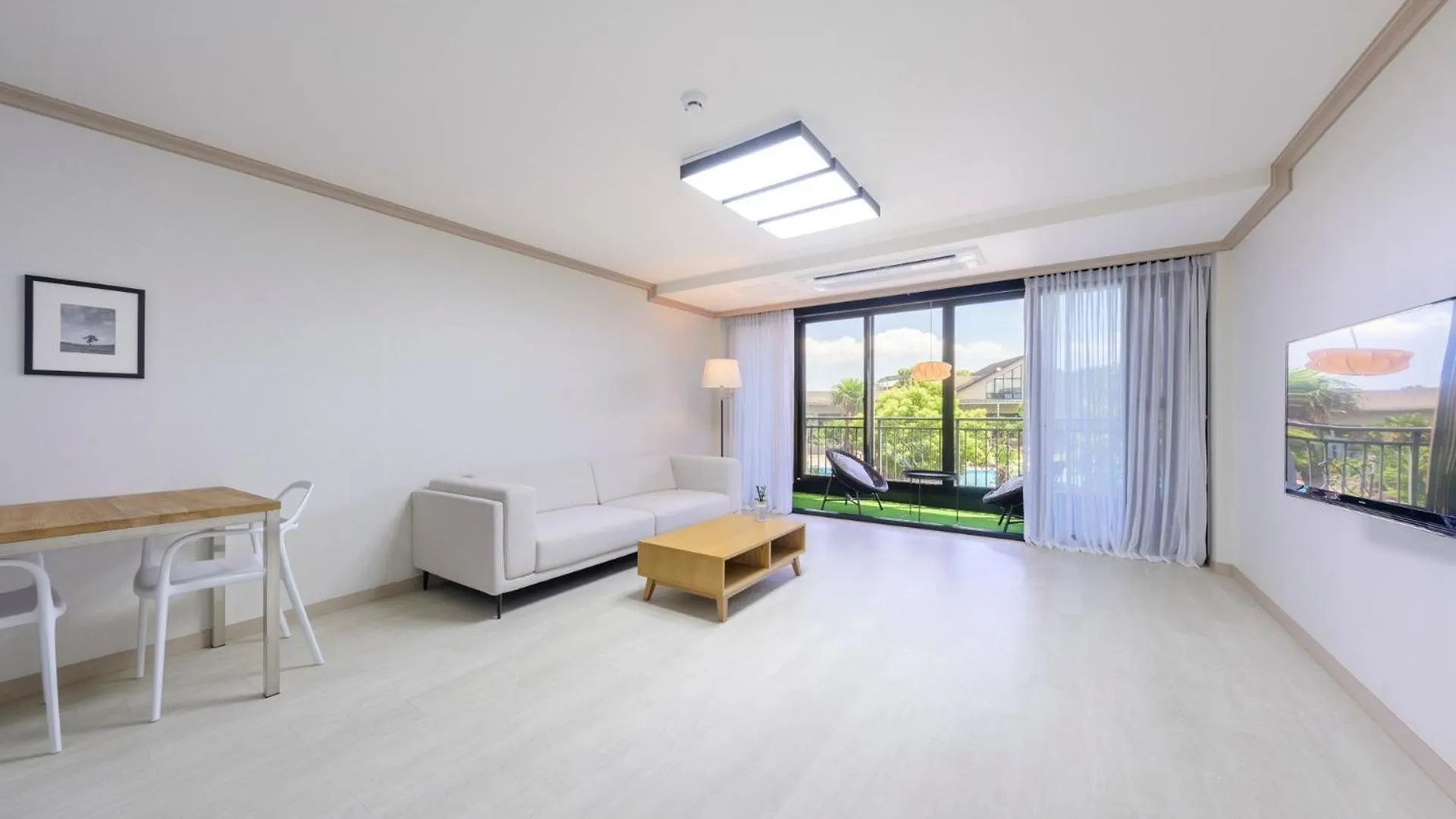 Jeju Aewol Hongsland Pension