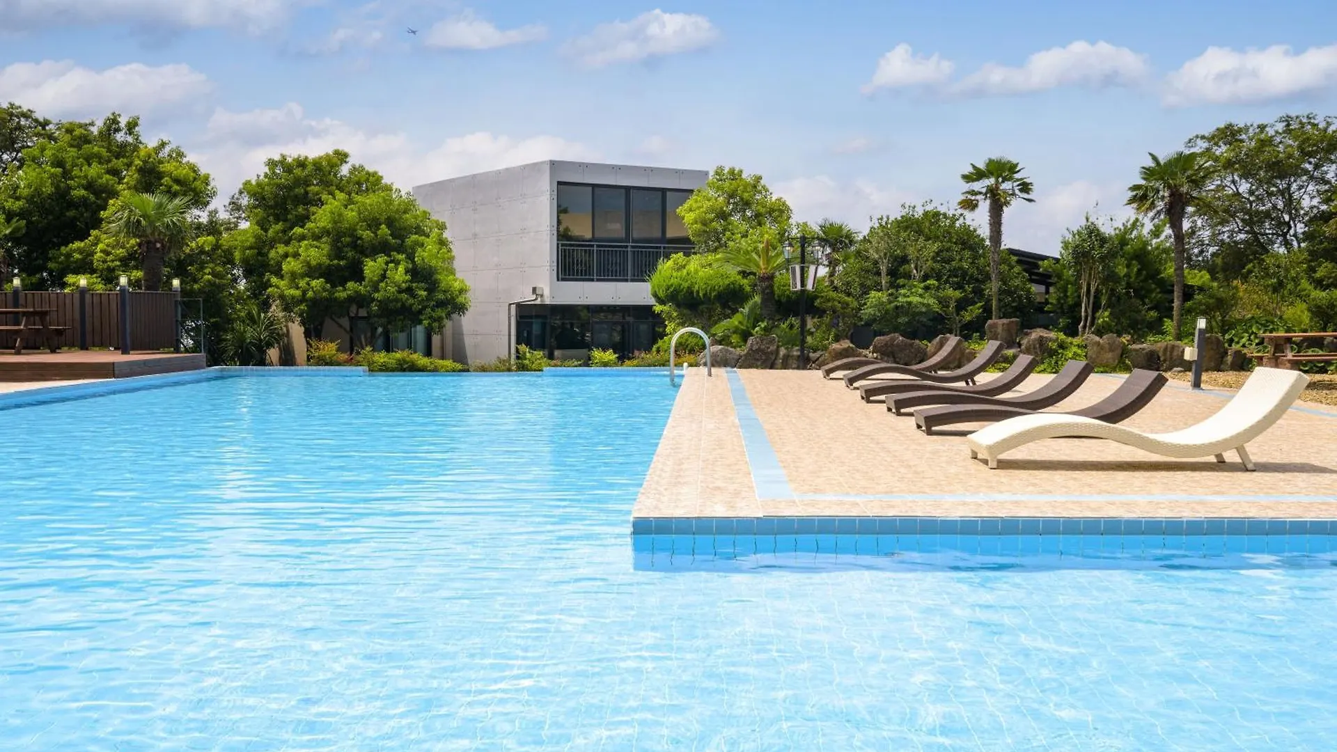 Jeju Aewol Hongsland Pension